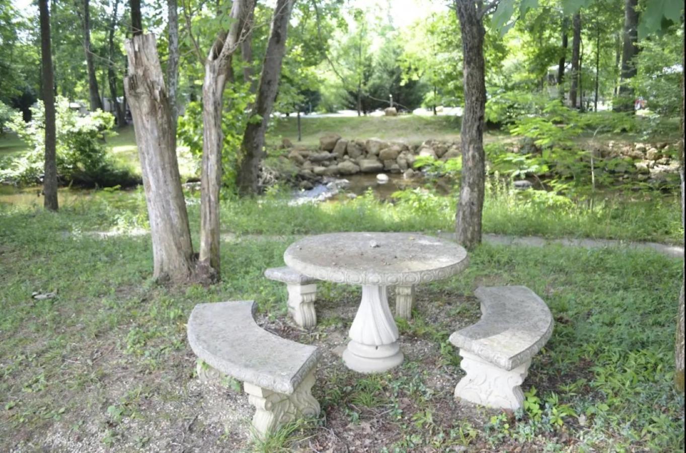 Creekside Cottage*Hot Tub*Entire Home-Pigeon Forge Bagian luar foto