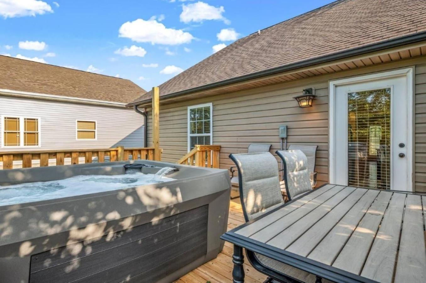 Creekside Cottage*Hot Tub*Entire Home-Pigeon Forge Bagian luar foto