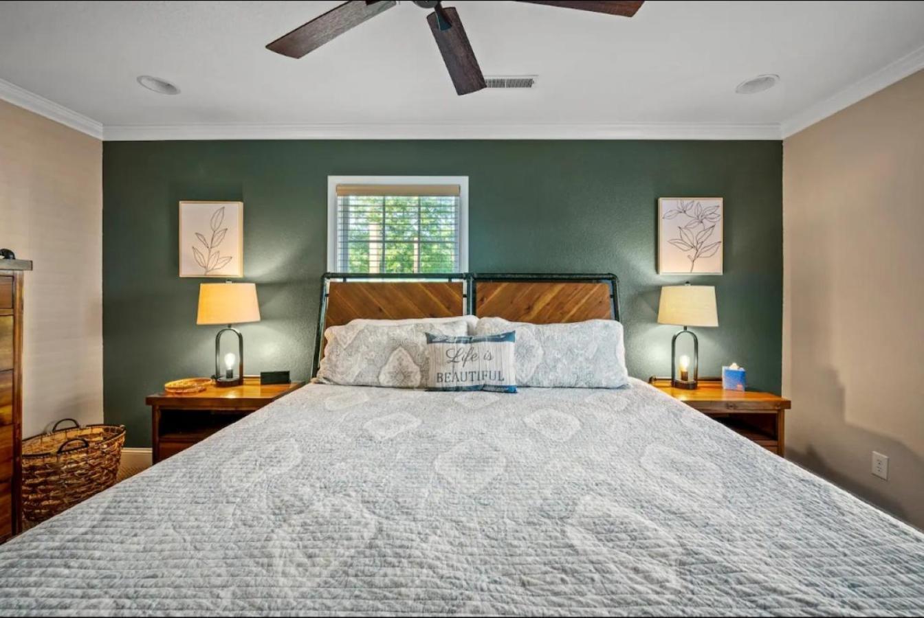 Creekside Cottage*Hot Tub*Entire Home-Pigeon Forge Bagian luar foto