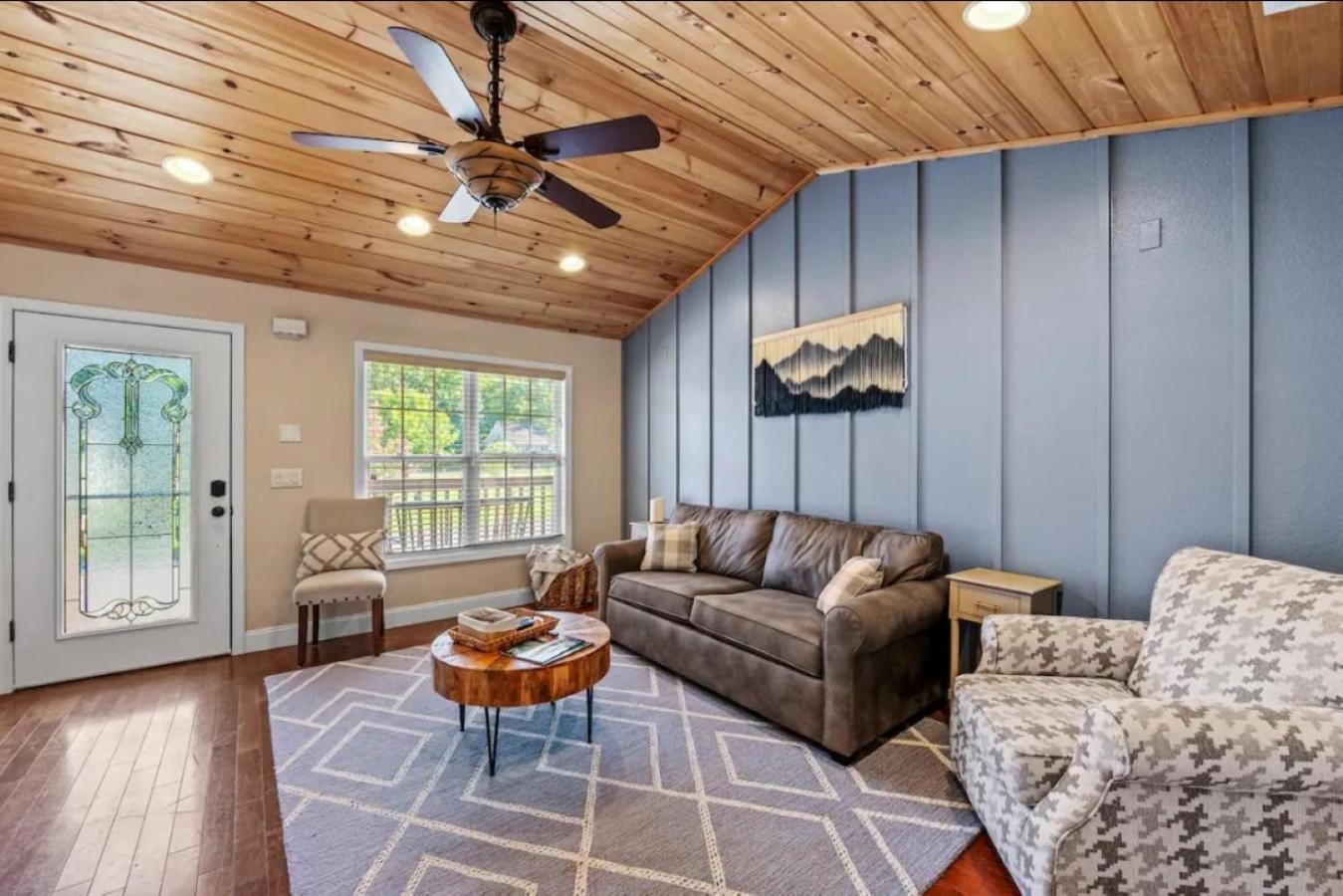 Creekside Cottage*Hot Tub*Entire Home-Pigeon Forge Bagian luar foto